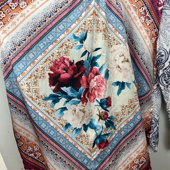 Chicos Faded Medallion Mixed-Print Shirt Sz 2/ 12-14 - Picture 9 of 14